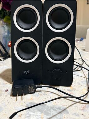 Logitech SVS SB-2000 2.0 Wired Computer Speakers Black AC-Powered Volume